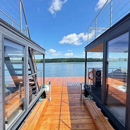 Hotel en barco Na Wodzie Houseboaty *