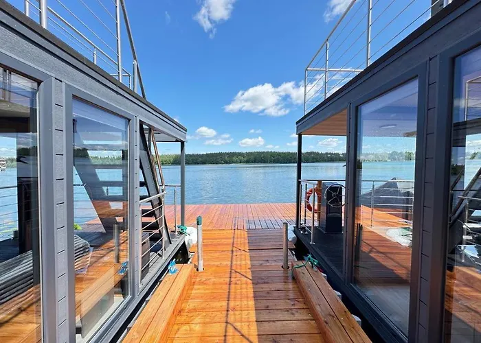 Botel Na Wodzie Houseboaty *